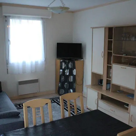 Calme Avec Balcon Pres Centre-ville Et Plage, Parking Prive - Fr-1-712-1 아파트 *