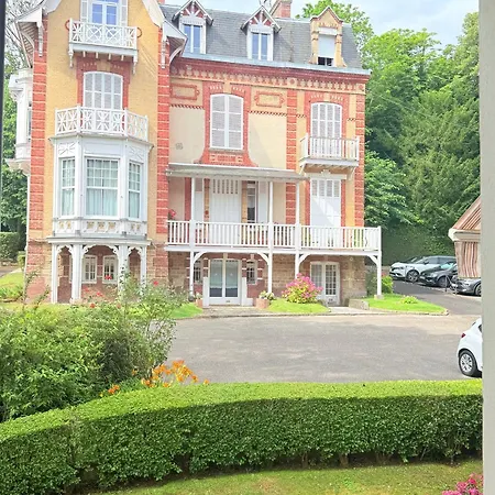 Joli Avec Balcon Et Parking à - Fr-1-712-1 * Villers-sur-Mer